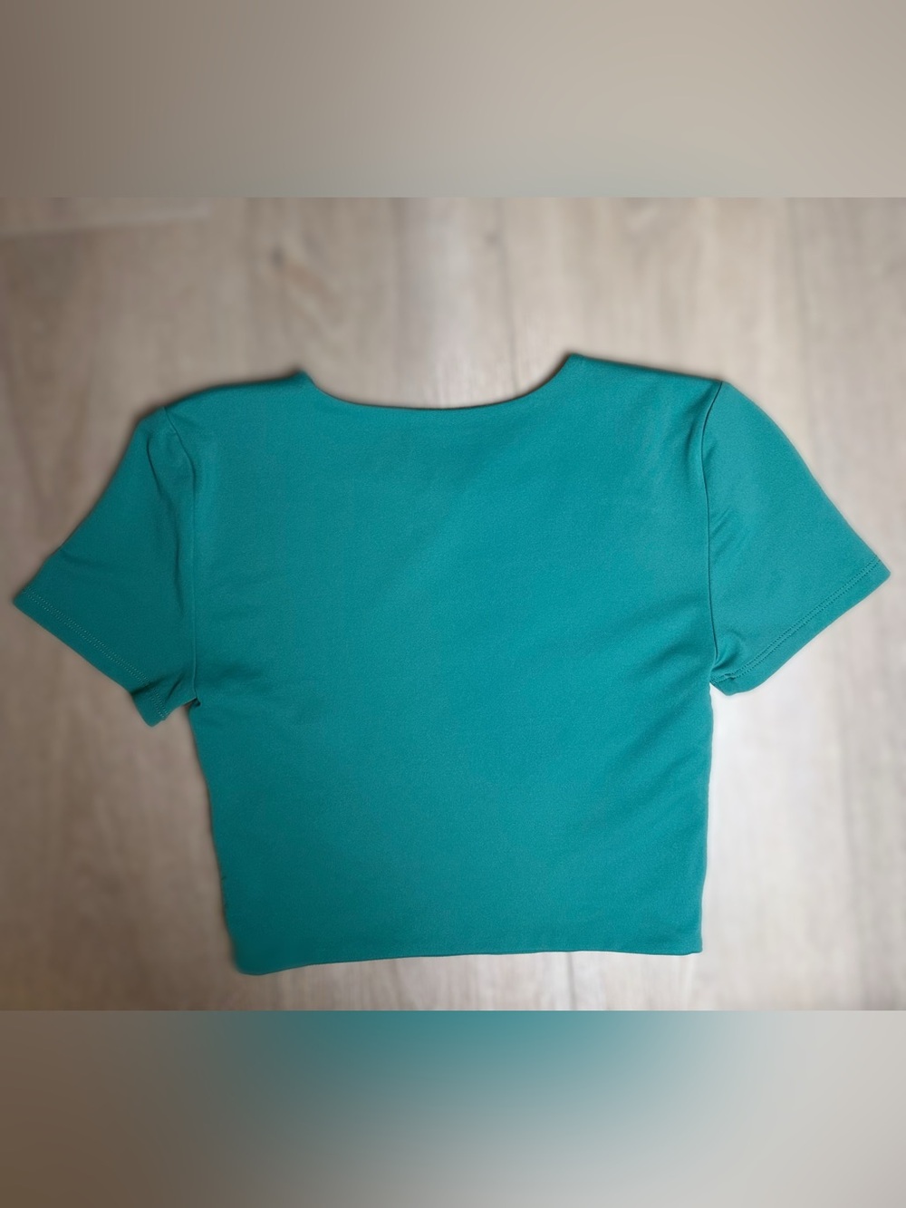 Aritzia Babaton Contour Crew Neck Crop Top Green | Size Small - Picture 4 of 6